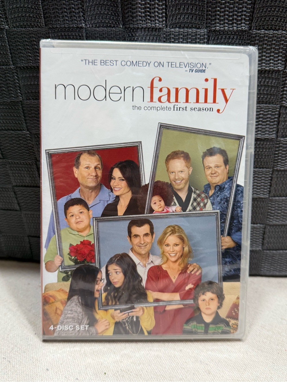 Modern Family: The Complete First Season - DVD Box Set - 4 Disc Set - NWT